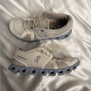 On cloud running Trainers On Running Women Cloud 5 size 6